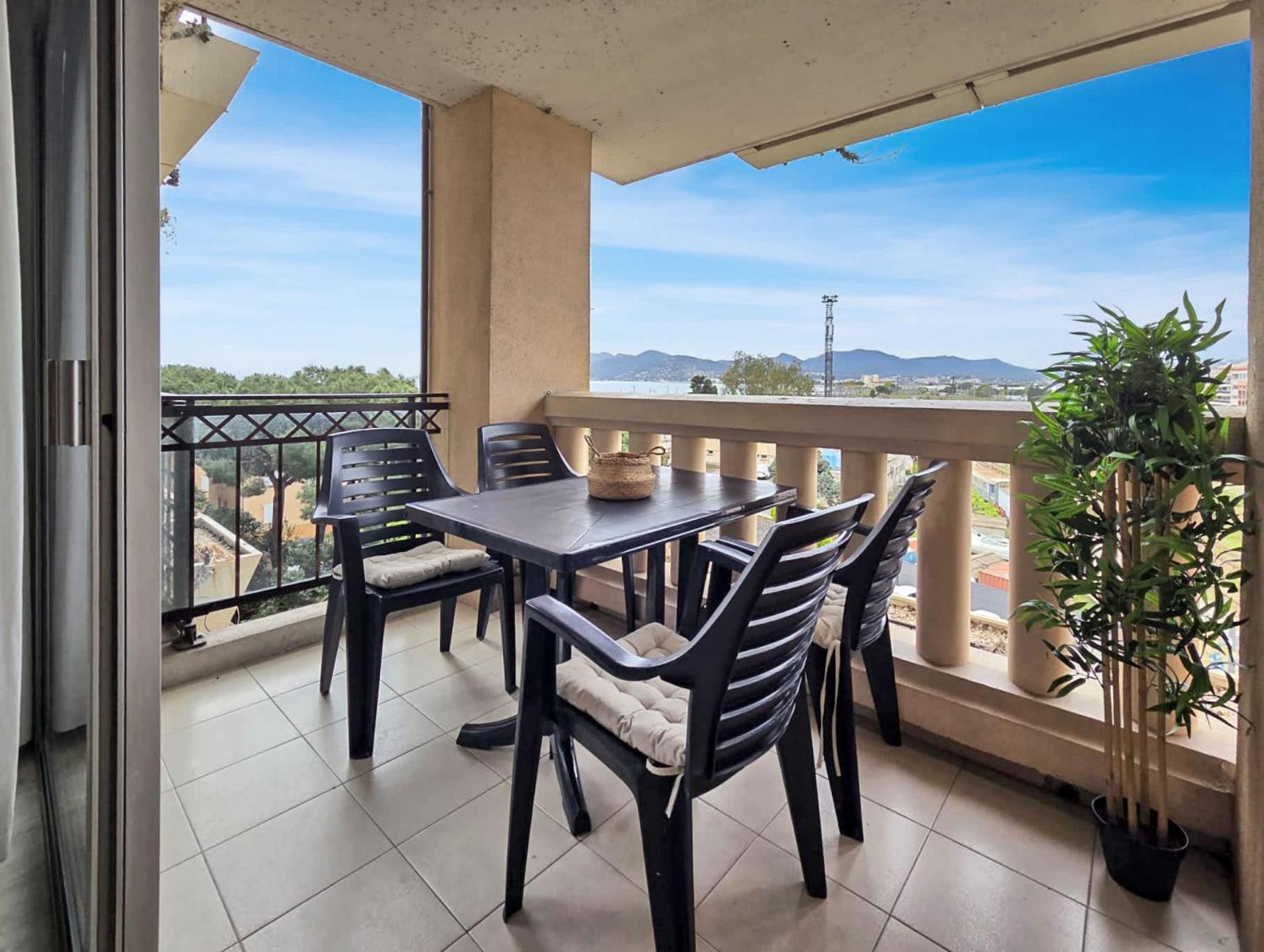 Le 468 - Balcon Vue & Piscine Cannes